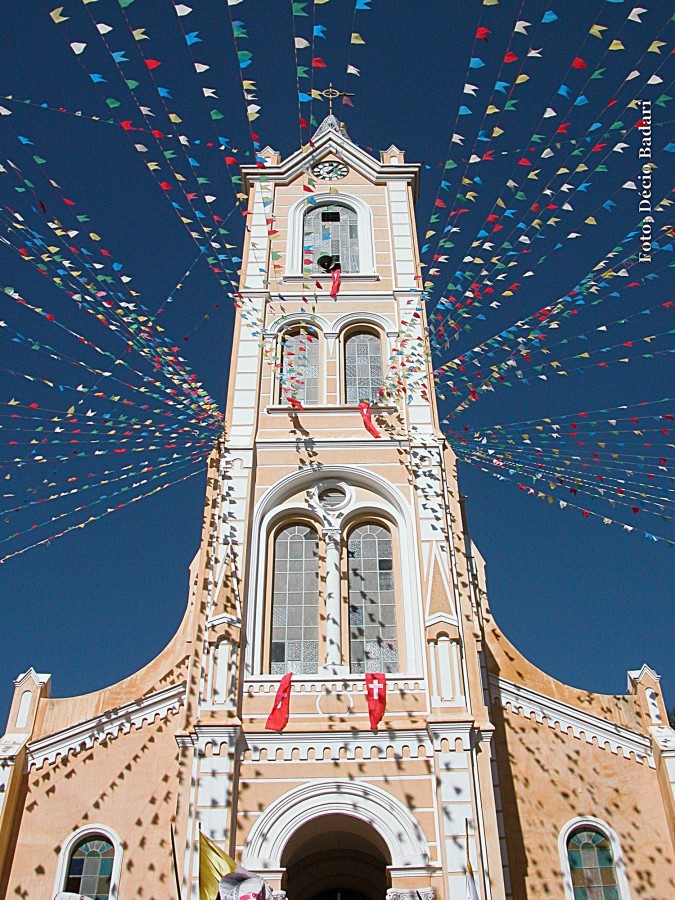 "A nossa Igreja Matriz em dia festivo." de Decio Badari