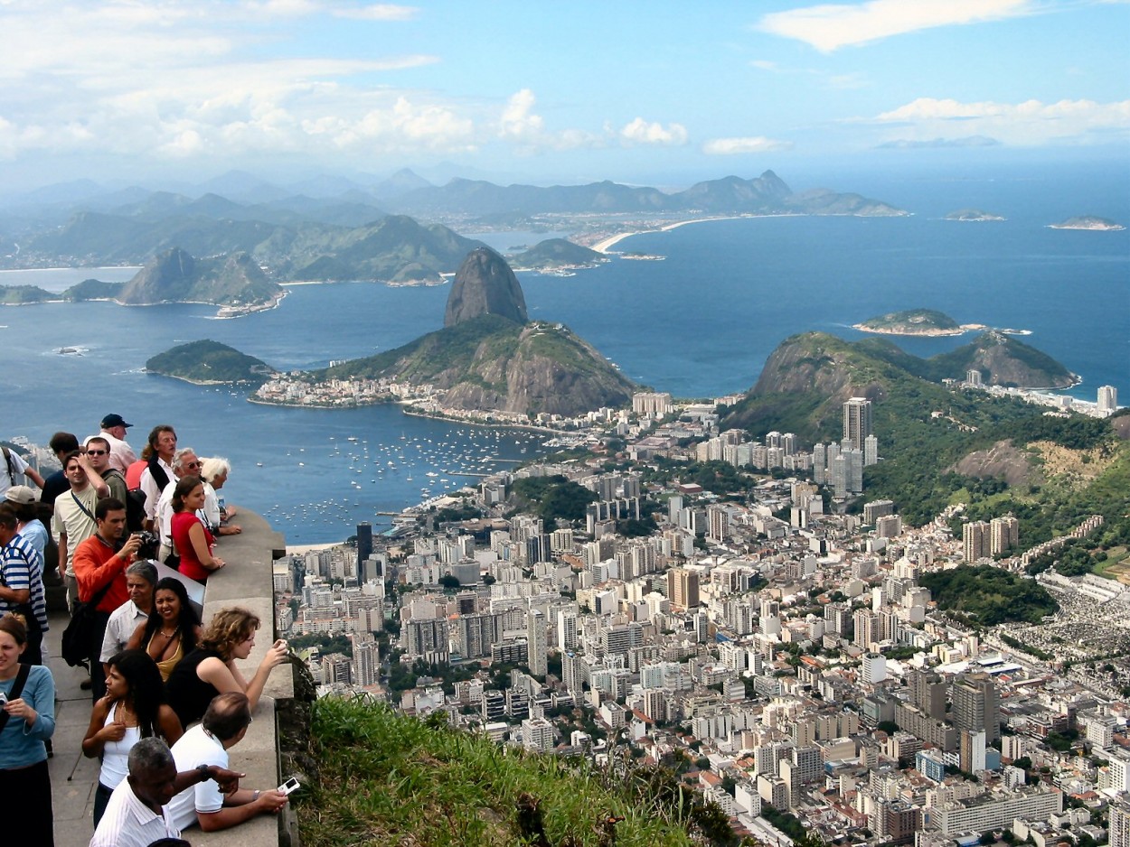 "O Rio de Janeiro, Fevereiro e Maro" de Decio Badari