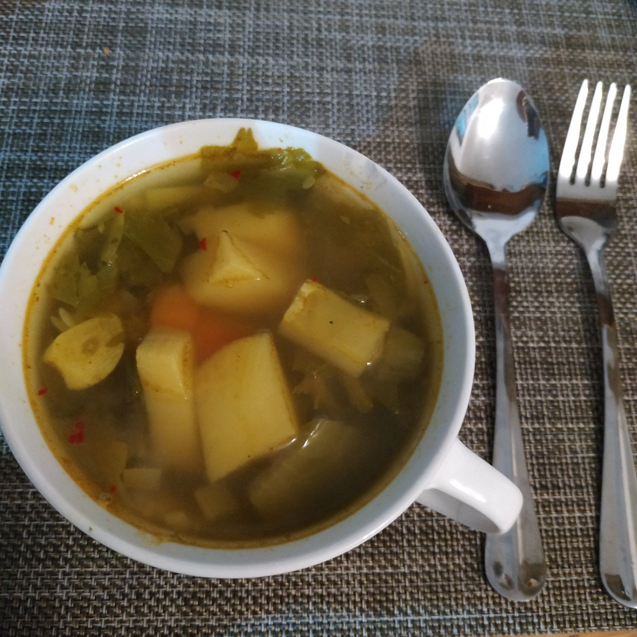 "sopa de verduras" de Tzvi Katz