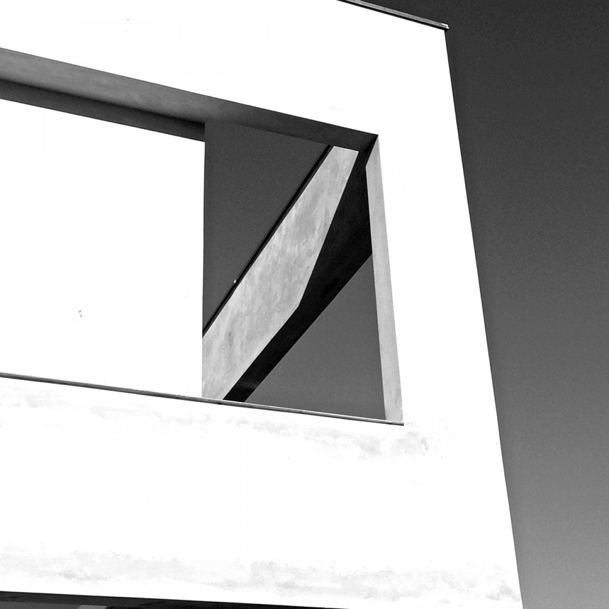 "Arquitetura,a luz, as sombras" de Decio Badari