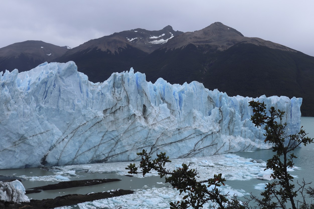 "Glaciar Perito Moreno IV" de Natalia Harosteguy
