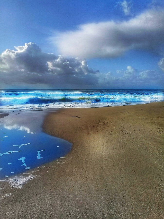 "Sombra en la playa" de Roberto Guillermo Hagemann