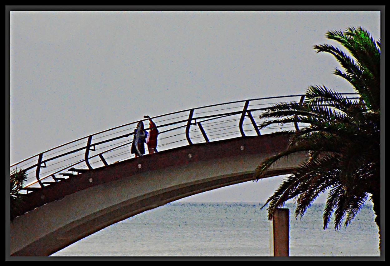 "Una selfie sobre el puente" de Jorge Vicente Molinari
