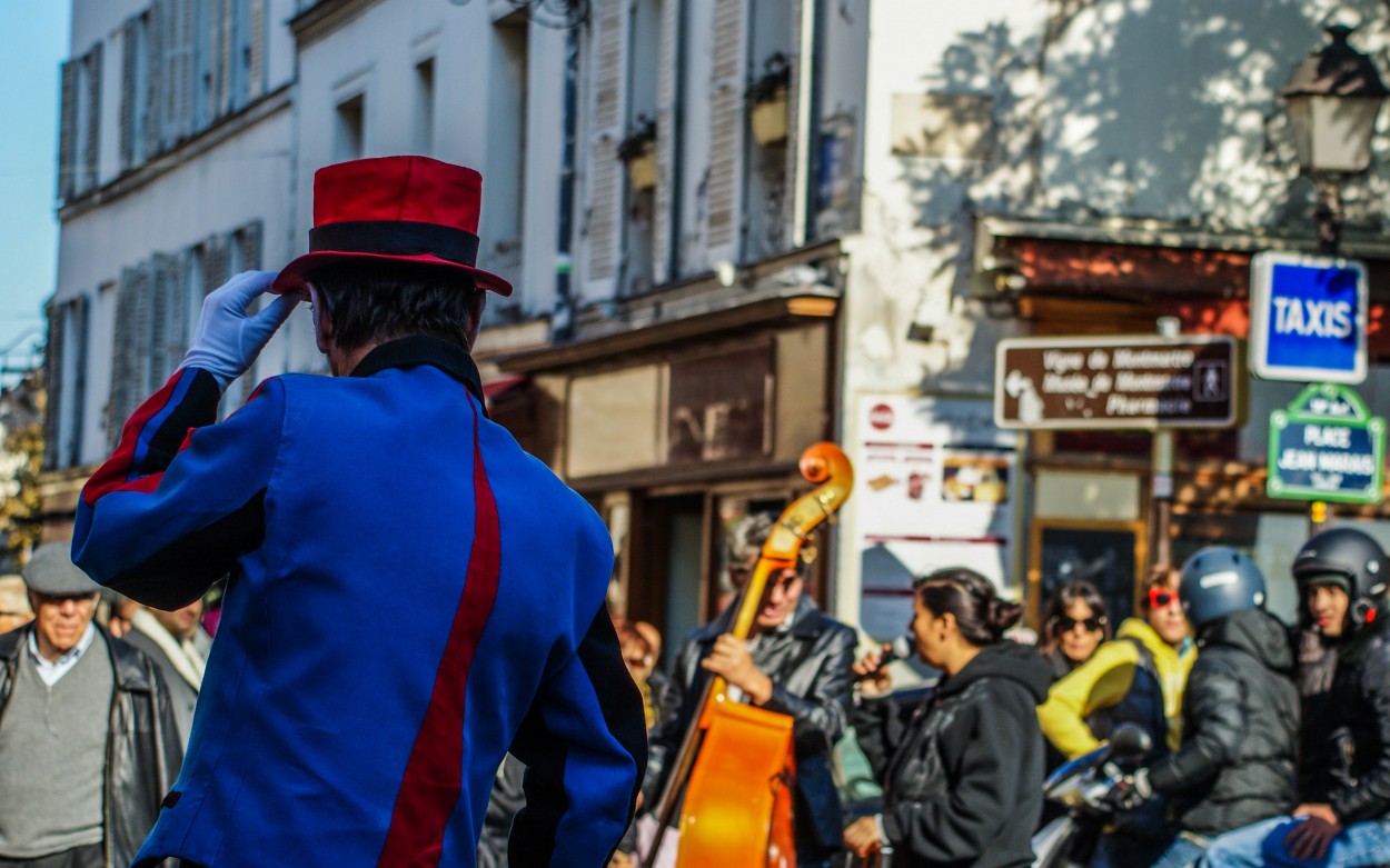 "Un domingo en Montmartre" de Luis Alberto Bellini