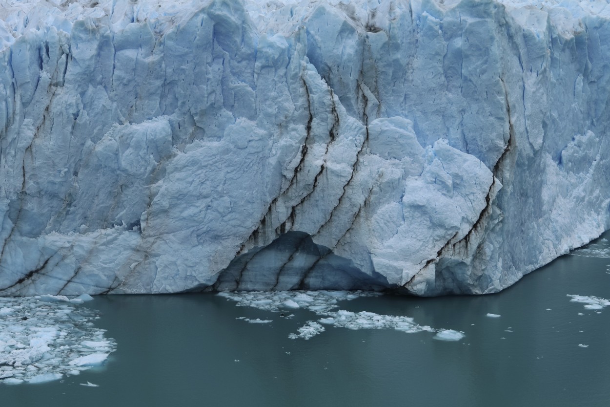 "Detalles del glaciar III" de Natalia Harosteguy