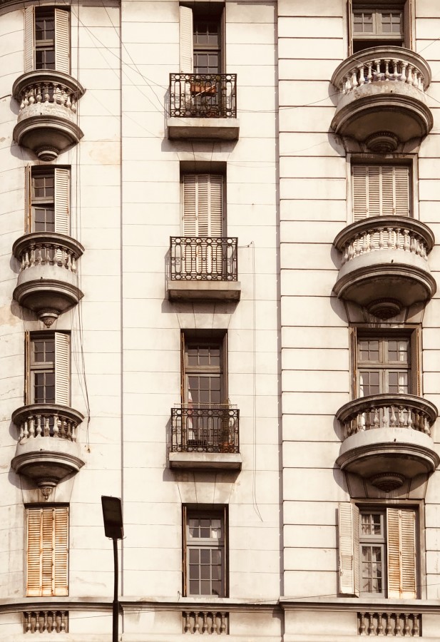 "Mltiples balcones" de Laura Szapiro