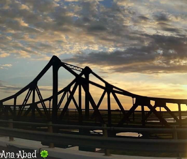 "Cruzando Puentes" de Analia Abad