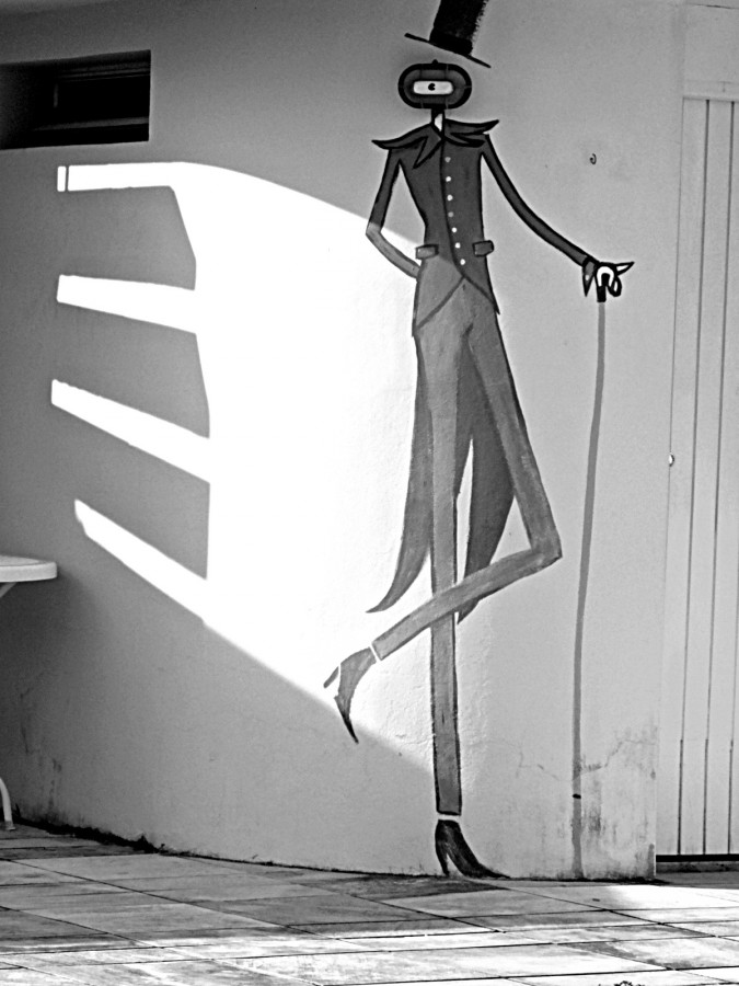 "Entre luz e sombras um grafite da nossa neta...." de Decio Badari