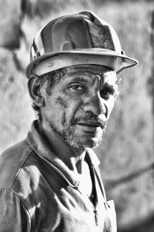 "Trabalhadores -" de Henry Simon Sales Pinheiro