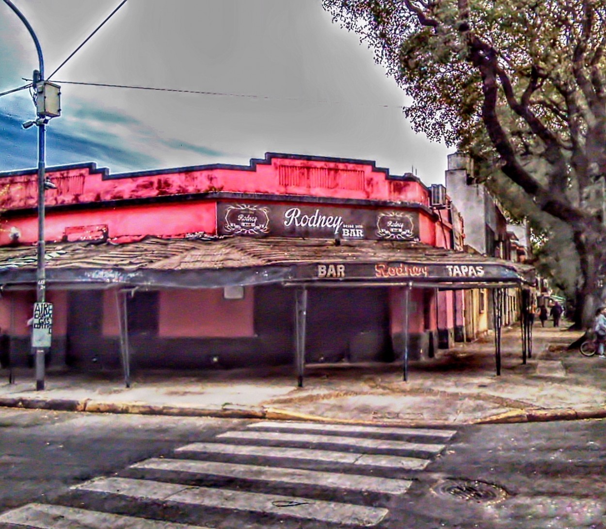 "El bar de la calle Rodney" de Carlos Gustavo Ayliffe