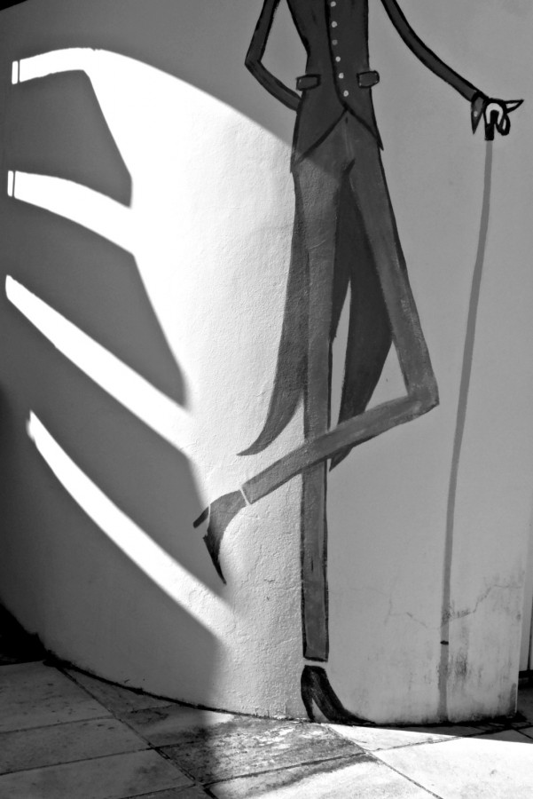 "Luz, sombras e o grafite da minha....." de Decio Badari