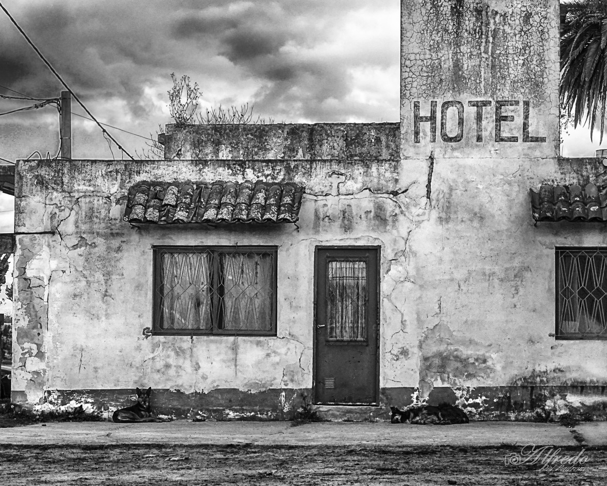 "El viejo Hotel" de Alfredo Del Padrone