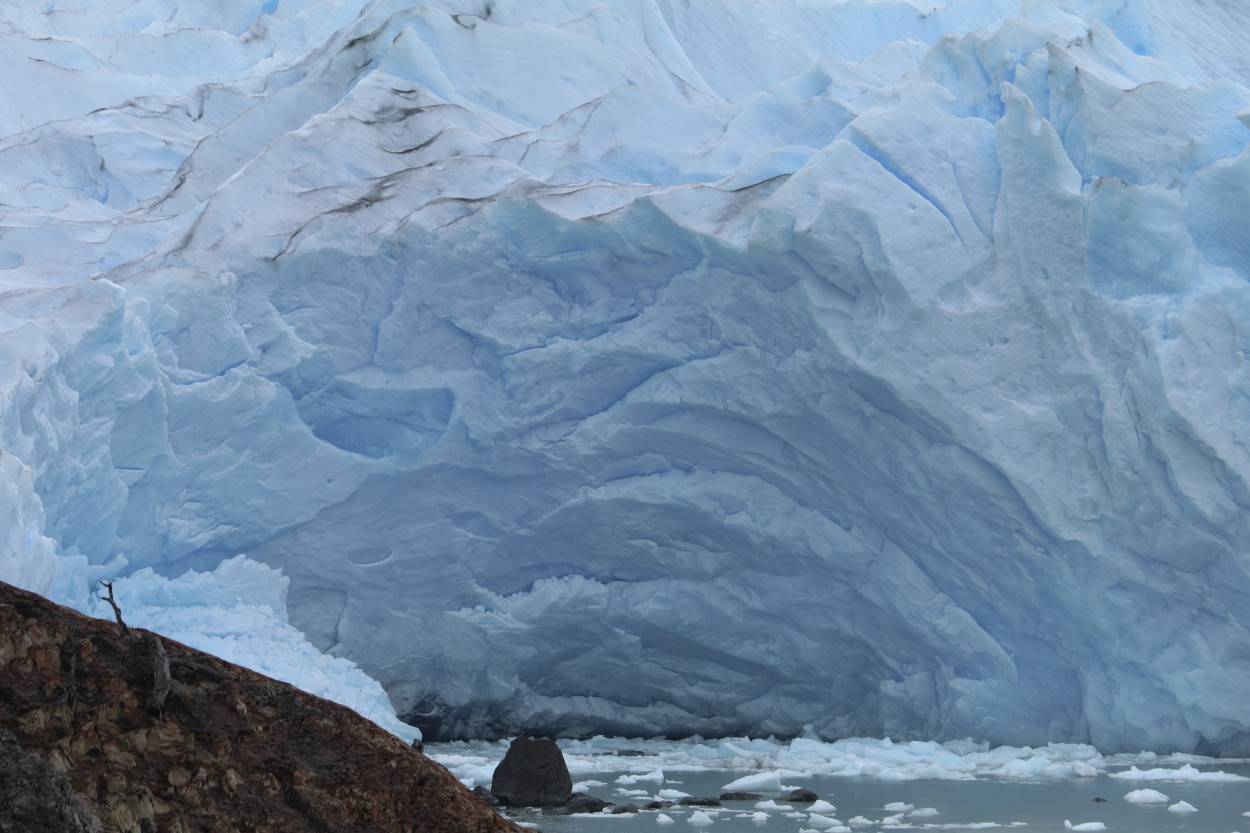 "Detalles del glaciar V" de Natalia Harosteguy