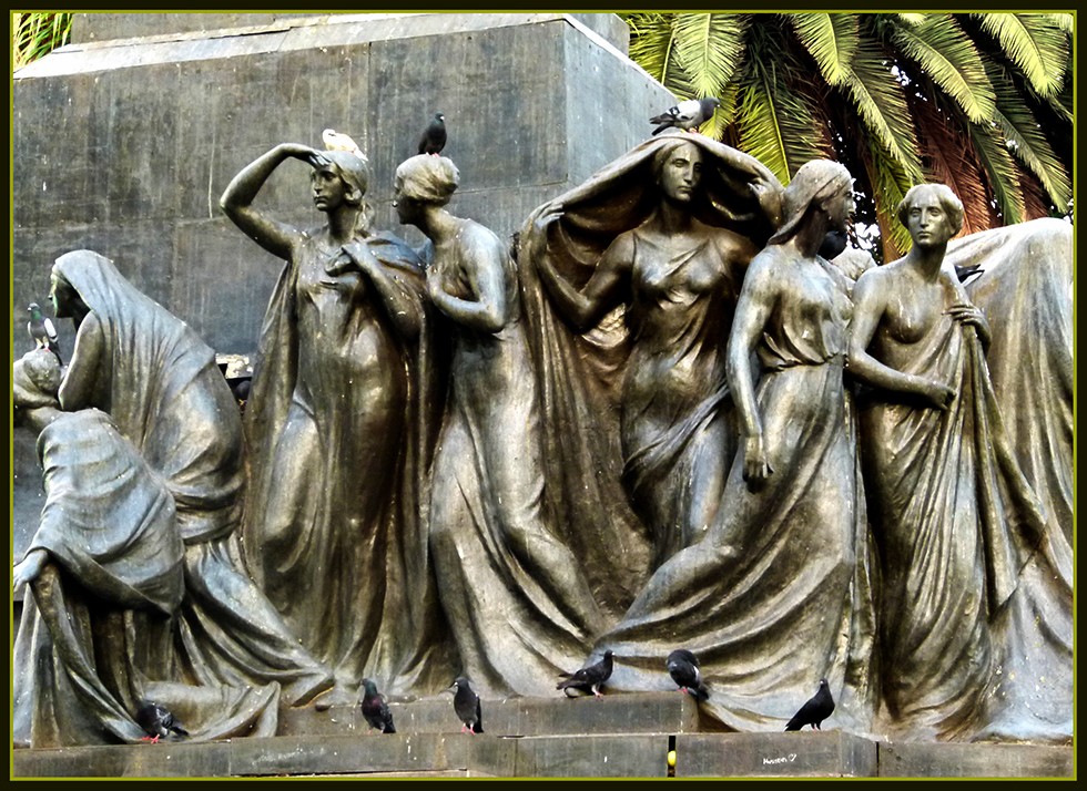 "Mujeres en el bronce" de Ruben Perea