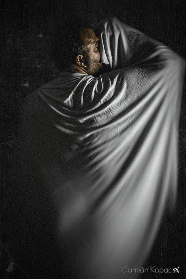 "Besando mis fantasmas" de Damian Kopac