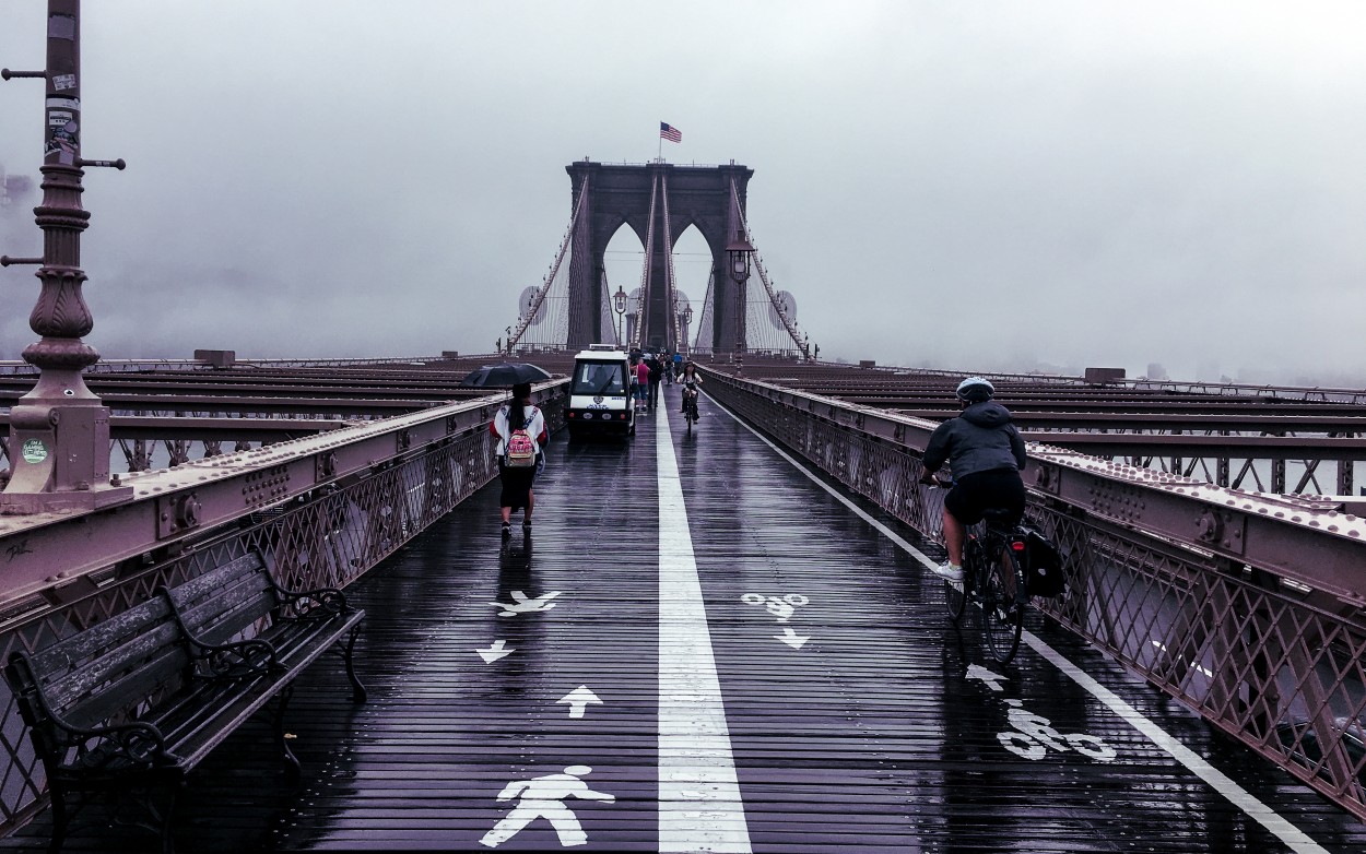 "Puente de Brooklyn" de Luis Alberto Bellini