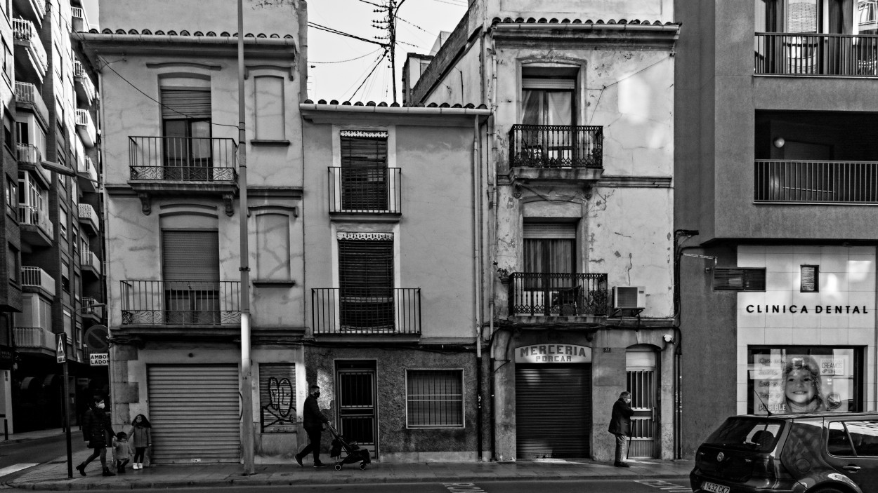 "Paseo callejero...." de Juan Beas