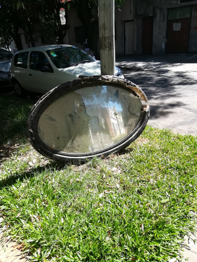 "Espejo roto" de Patricio Abel Vera