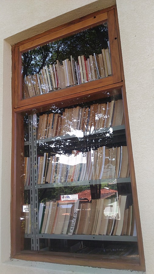 "Antiga cadeia, hoje biblioteca, ler  saber!" de Decio Badari
