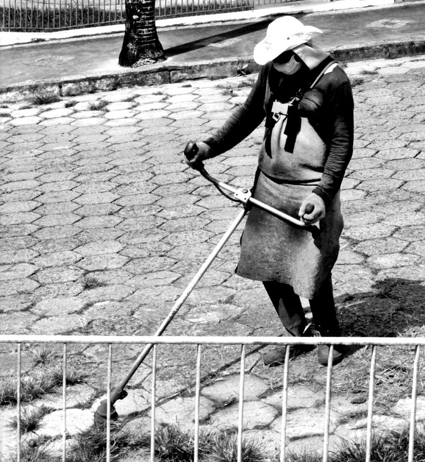 "Aqueles que limpam as nossas ruas foto # 1" de Decio Badari