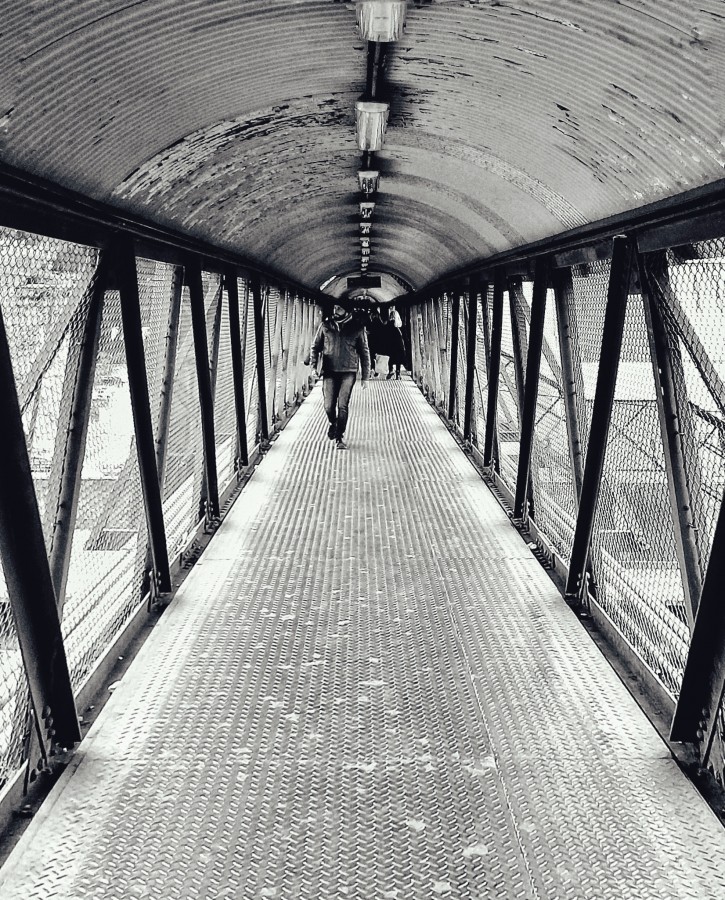 "A veces la vida es como un túnel...una sola salida" de Roberto Guillermo Hagemann
