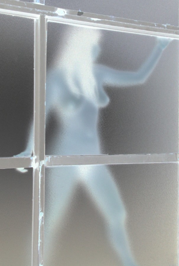 "Paula, en la ventana" de Jose Luis Vicente Ojeda Lima