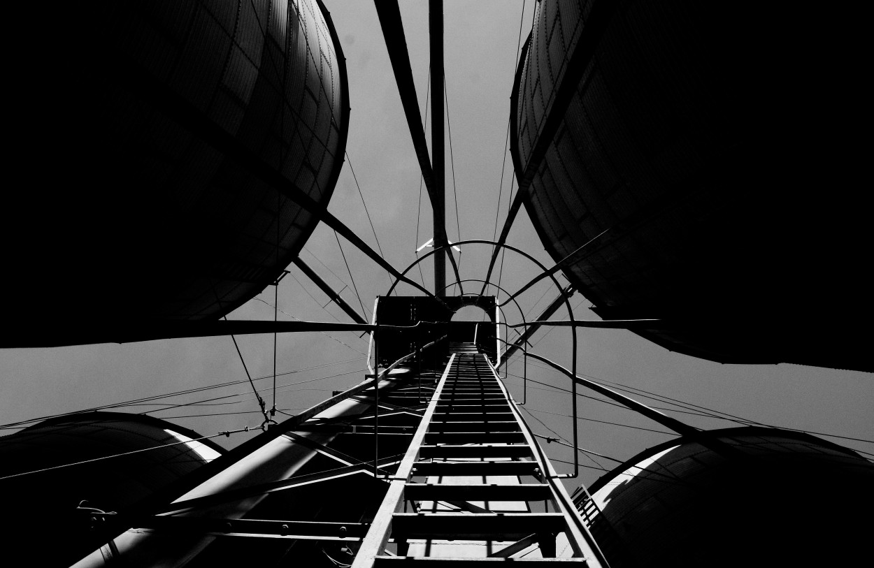 "Escalera al silo" de Nestor Ariel Hotz Tejeira
