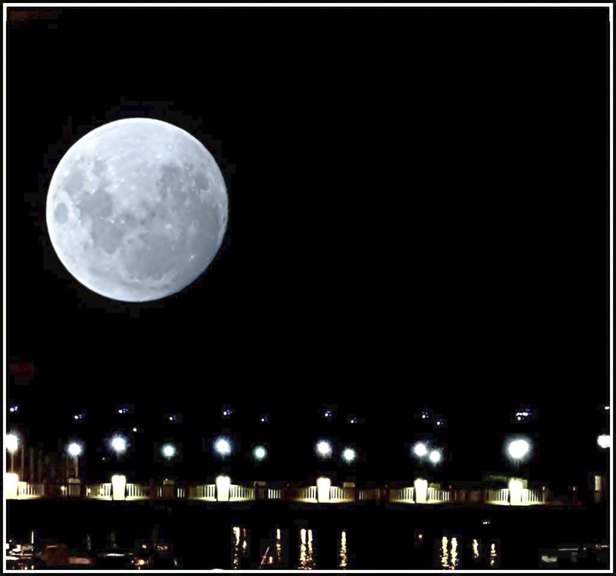 "Super Luna" de Roberto A. Torres