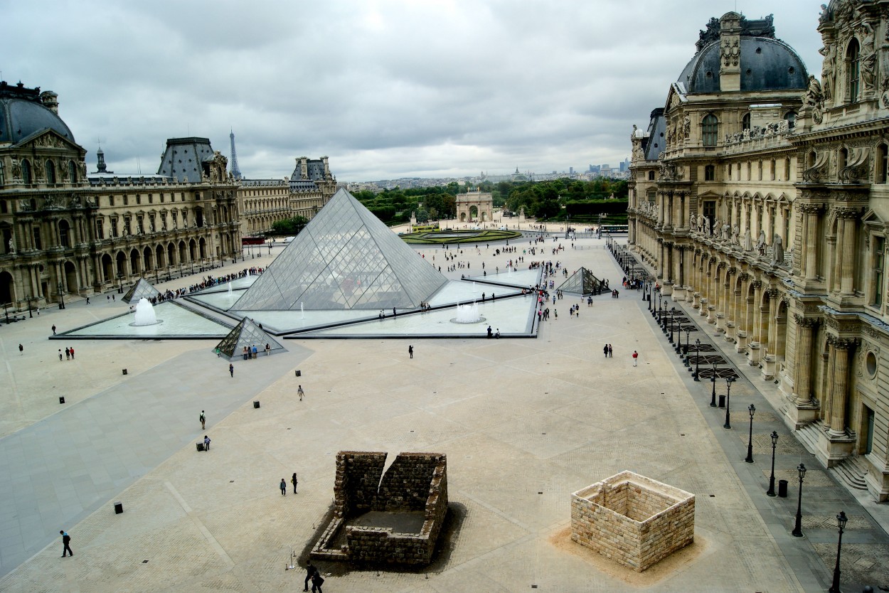 "Louvre" de Carlos Alberto Izzo