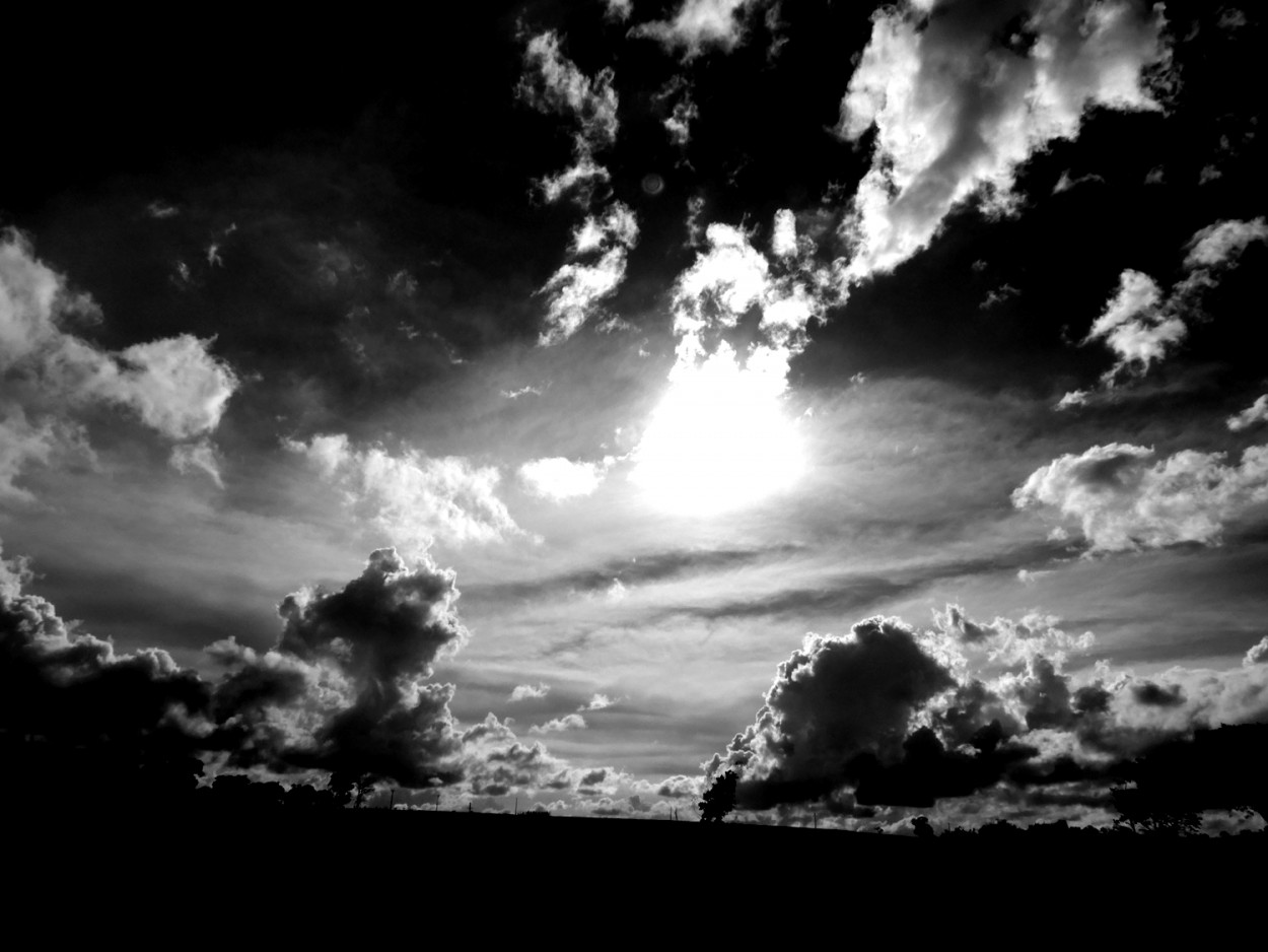 "Nuvens que vem, nuvens que vo........" de Decio Badari