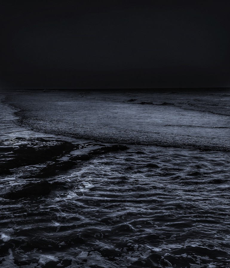 "Atrapado en el azul profundo" de Roberto Guillermo Hagemann