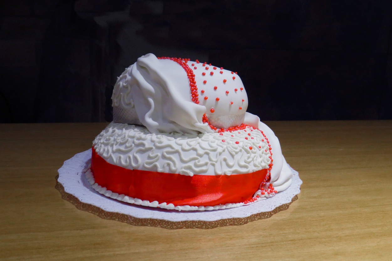 "`La torta de boda`" de Iris Elizabeth Scotto