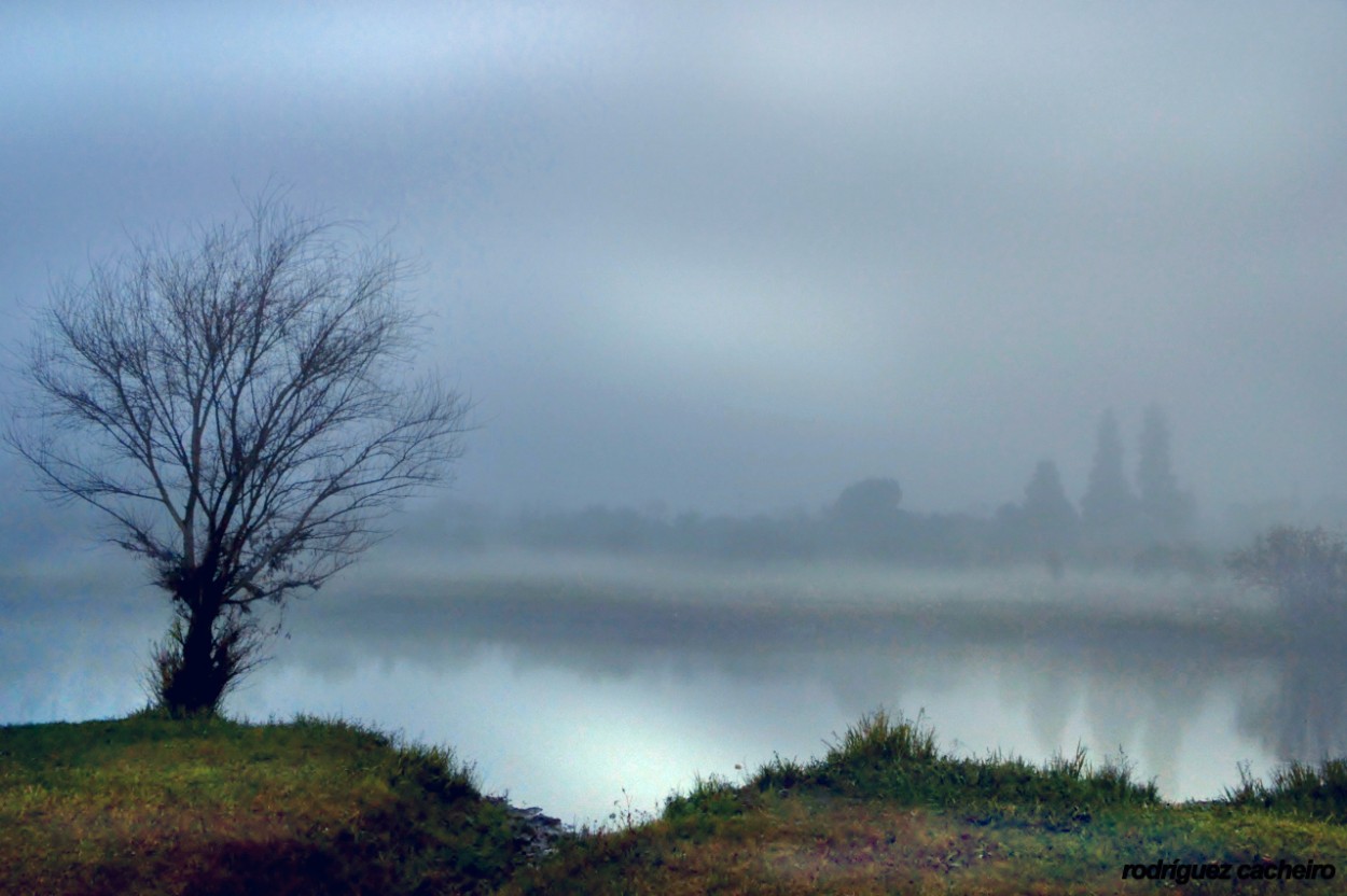 "neblina de otoo" de Hctor Rodrguez Cacheiro