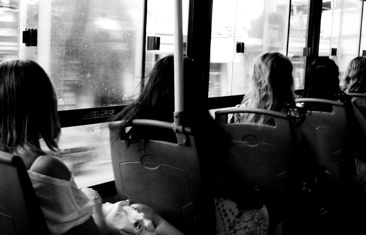 "Mujeres viajantes" de Nestor Ariel Hotz Tejeira