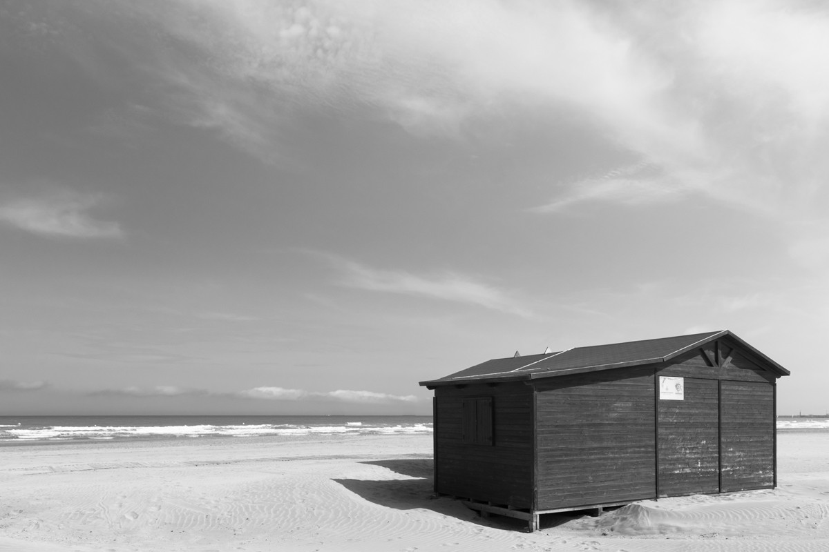 "Refugio en la playa" de Abel Puche Alifa
