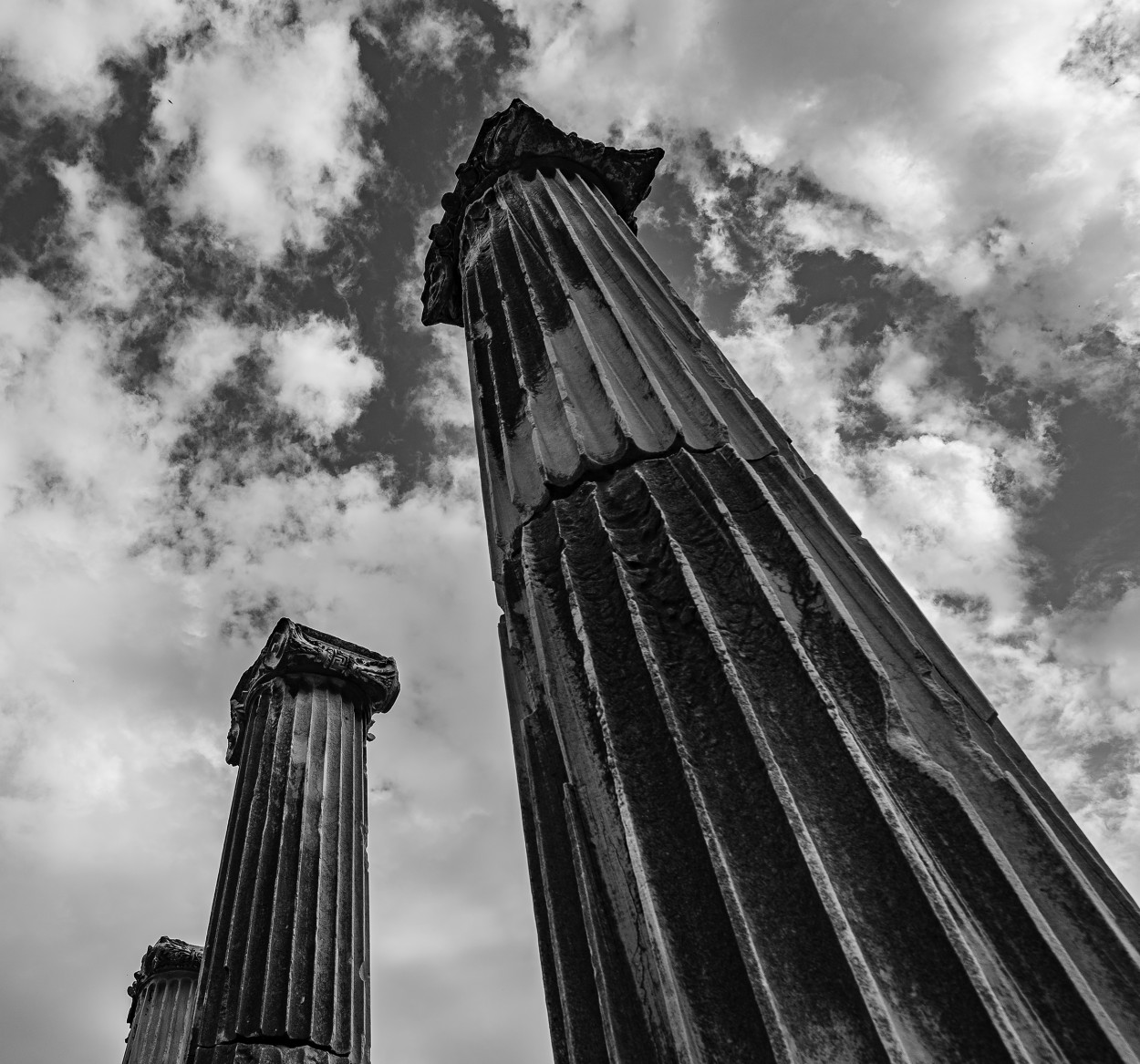 "los pilares del pasado..." de Carlos Cavalieri
