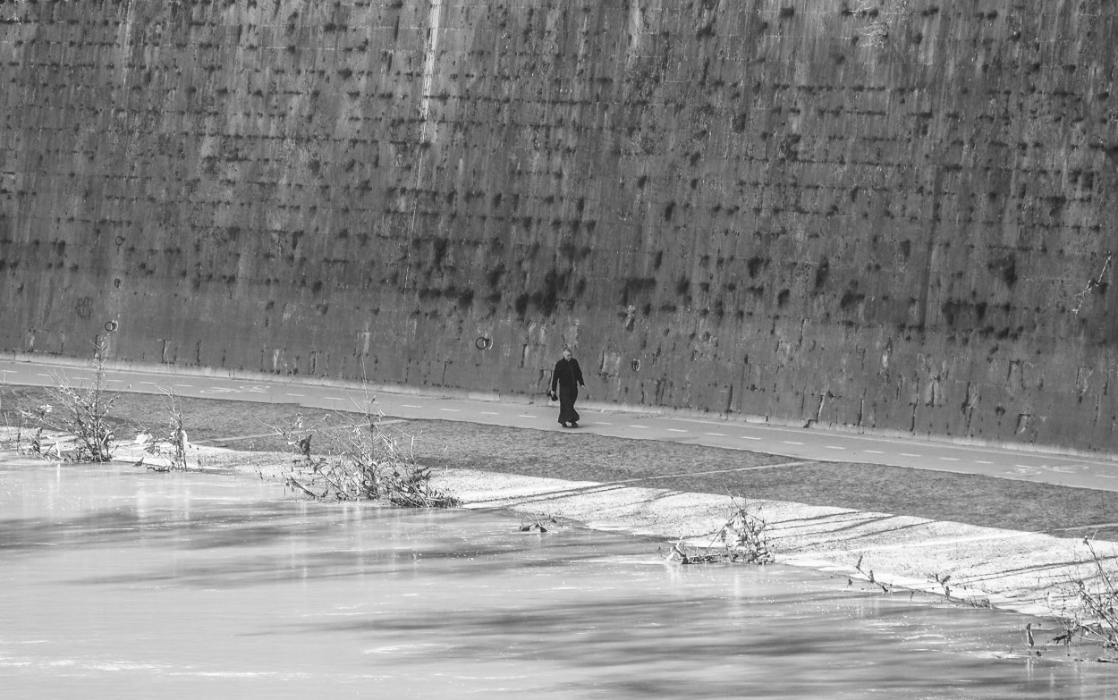 "Meditando a orillas del Tiber" de Luis Alberto Bellini