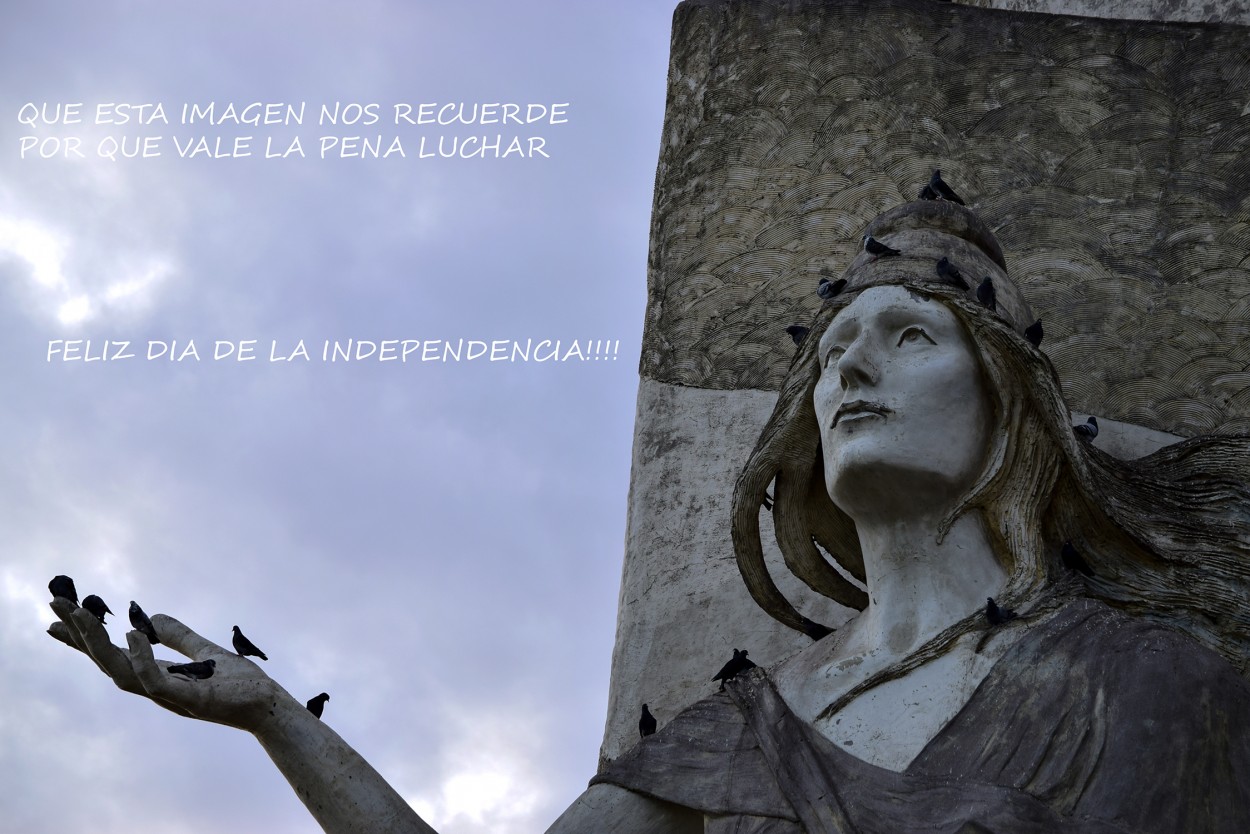 "feliz da de la independencia!!" de Liliana Guerrero