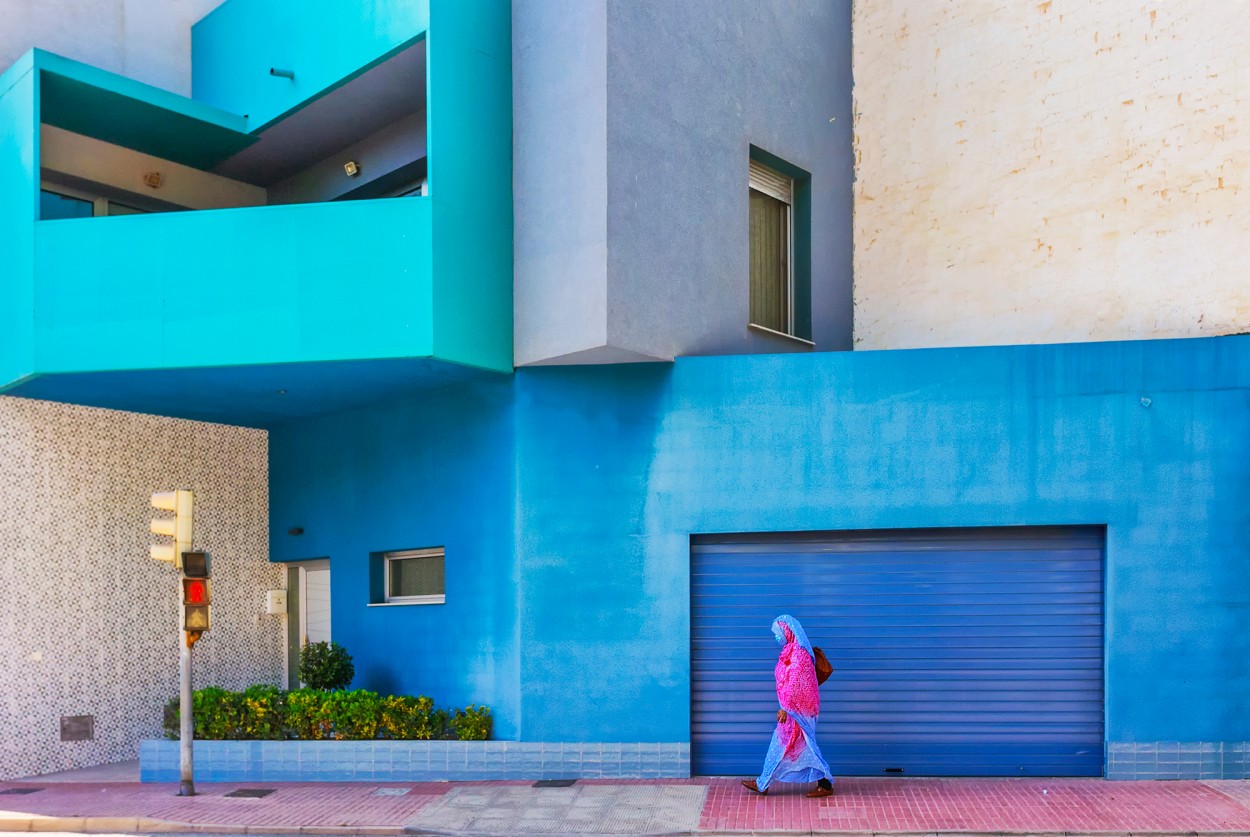 "Azules y chador" de Francisco Jos Cerd Ortiz