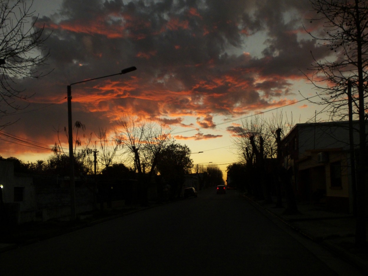 "Anochecer de colores en mi calle" de Juan Fco. Fernndez