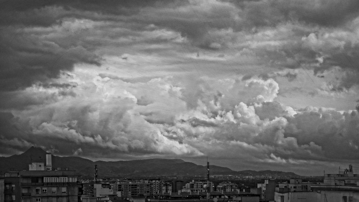 "`Dia de nubes desde mi ventana`" de Juan Beas
