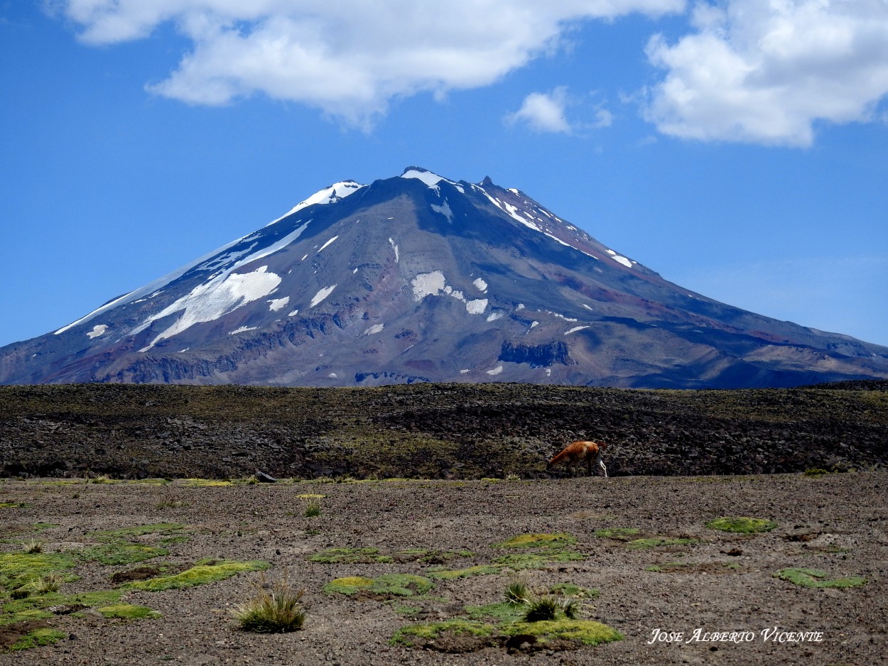 "Volcan MAIPO, altura 5.264 metros S.N.D.M." de Jose Alberto Vicente