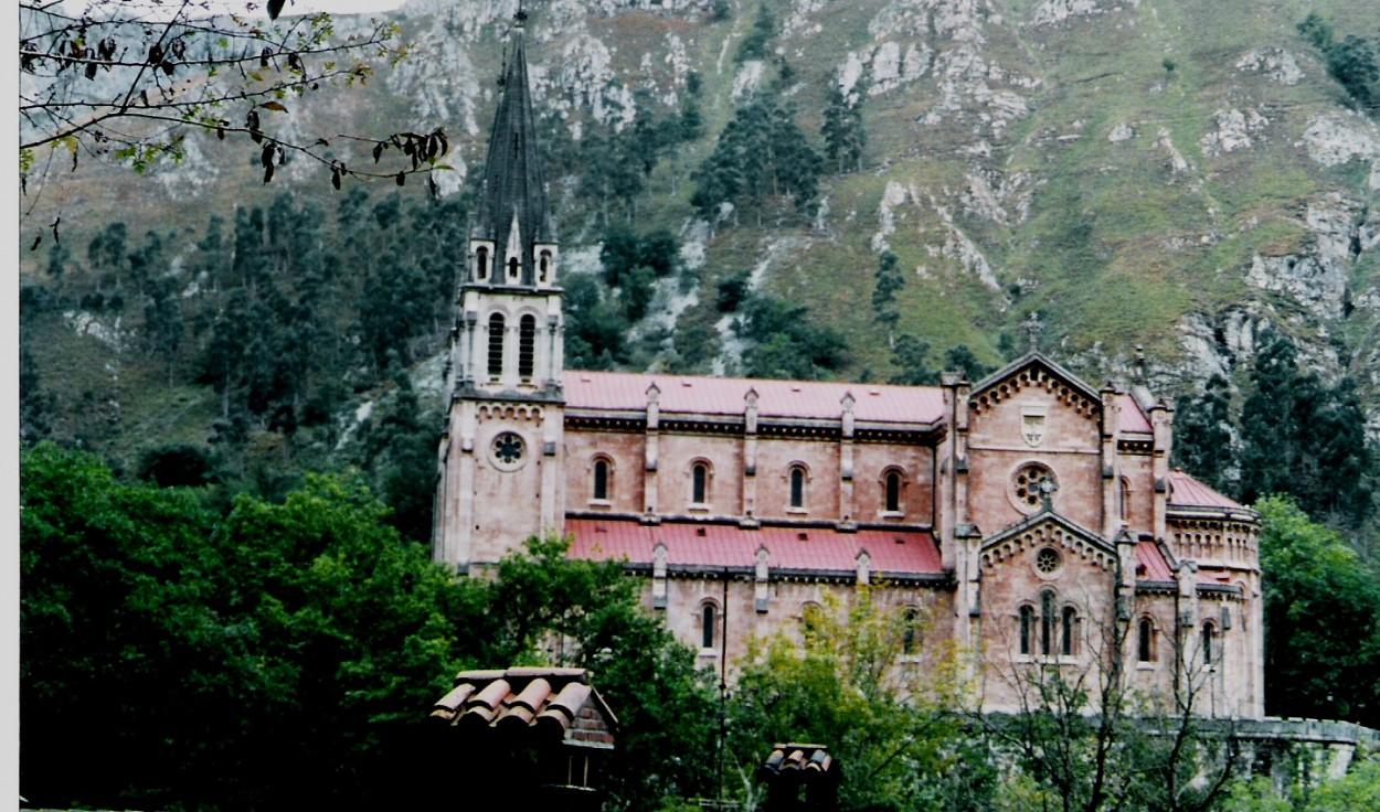 "catedral de ovadonga" de Beatriz Di Marzio
