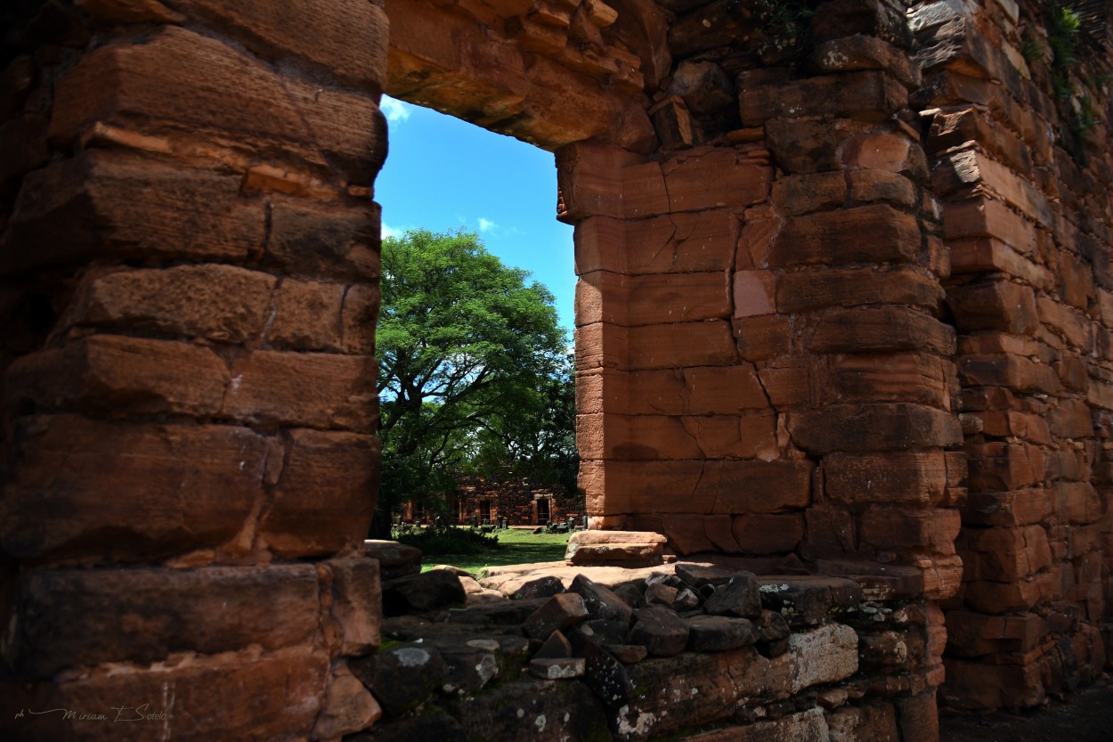 "Ruinas San Ignacio" de Miriam E. Sotelo