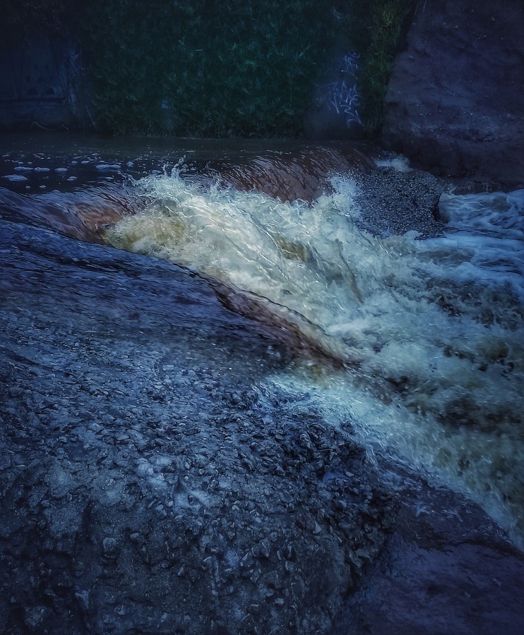 "El rio busca" de Roberto Guillermo Hagemann
