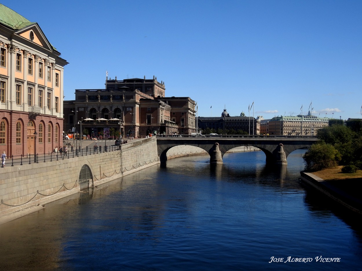 "canales y puentes, en Suecia" de Jose Alberto Vicente