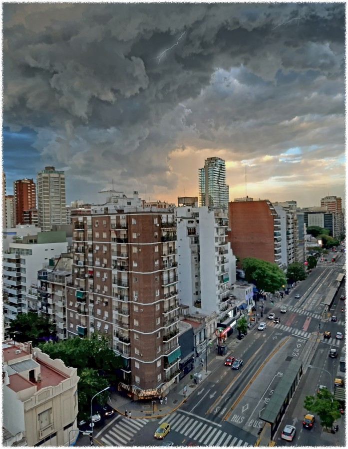 "Tormenta en la Ciudad" de Luis Pedro Montesano