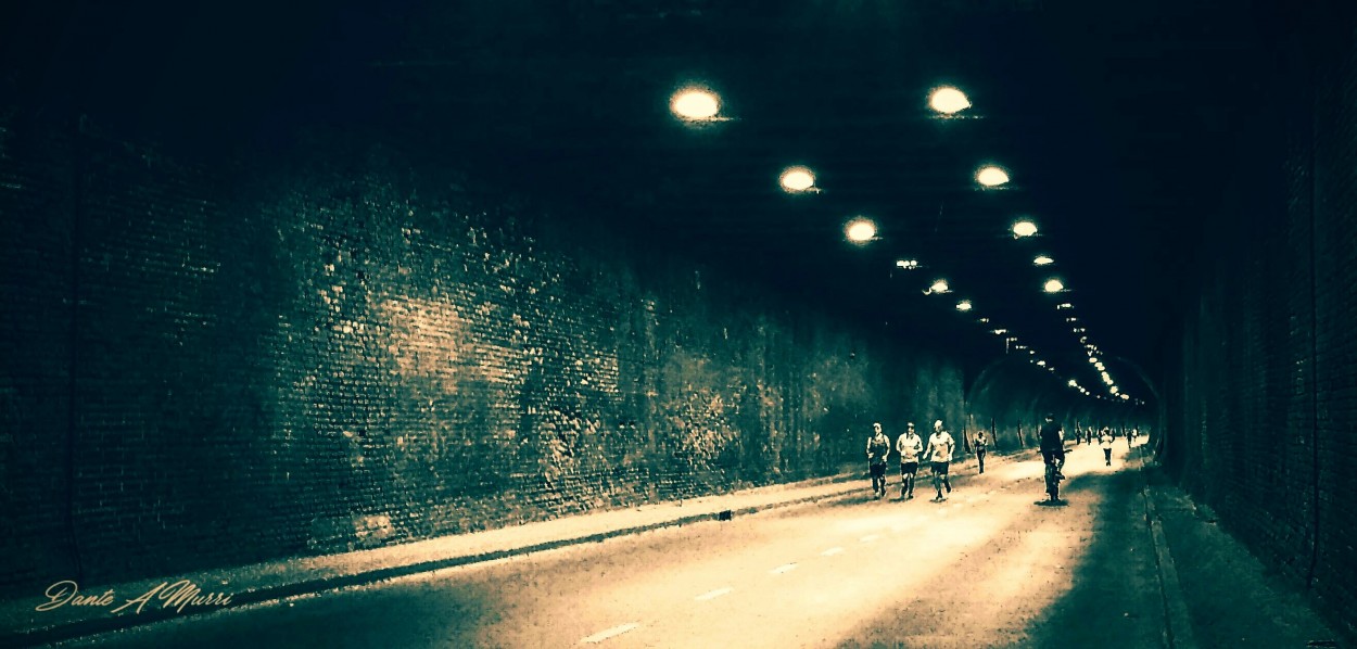 "The time tunnel" de Dante Murri
