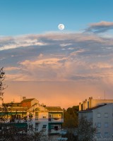 luna llena sobre Vilanova