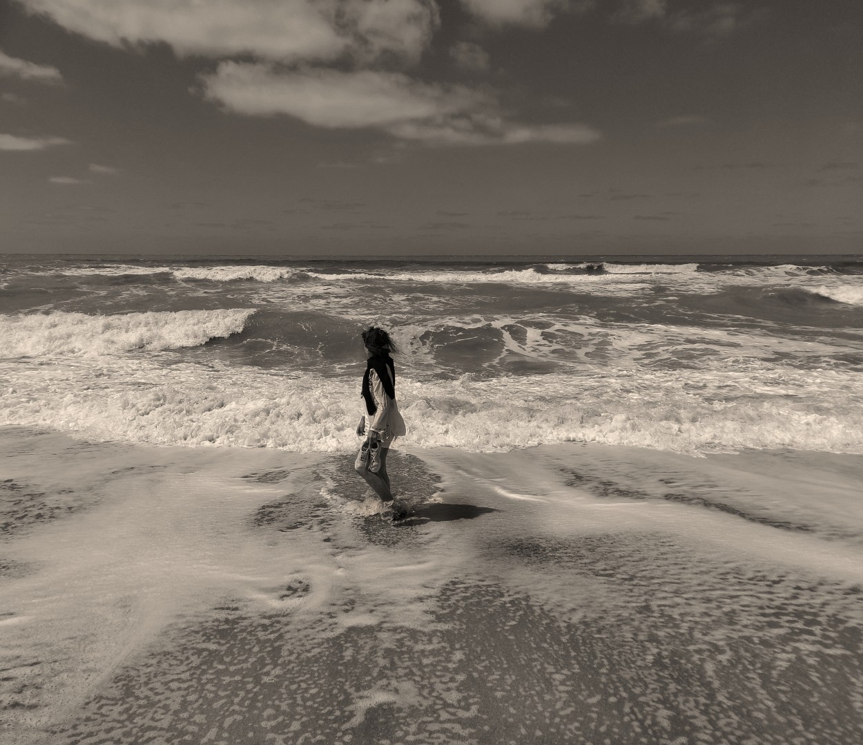 "Caminando por la orilla" de Roberto Guillermo Hagemann